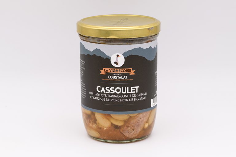 Cassoulet au confit de canard, saucisse de porc noir et haricots Tarbais